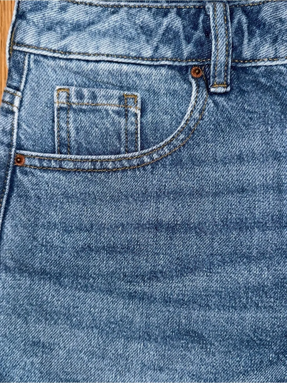 High waisted two tone mom denim shorts